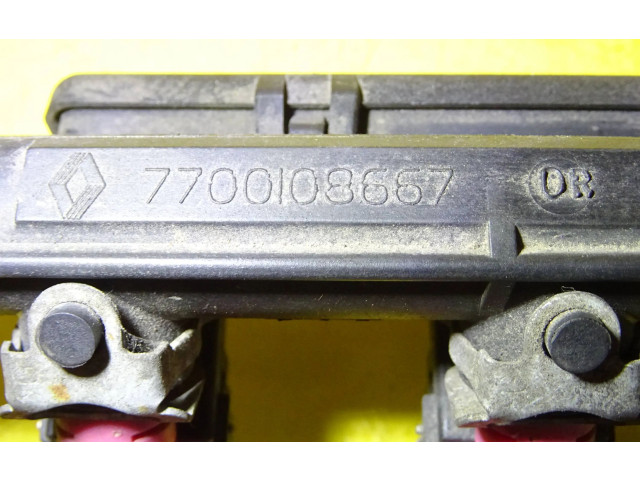 Топливная рампа 7700108667   Renault Clio II  