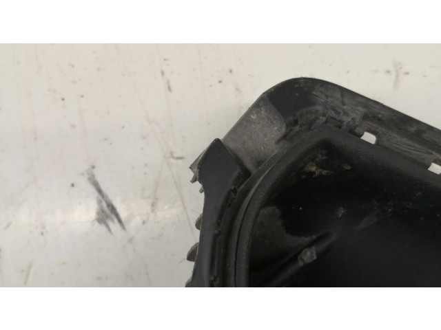 Декоративная решётка противотуманной фары