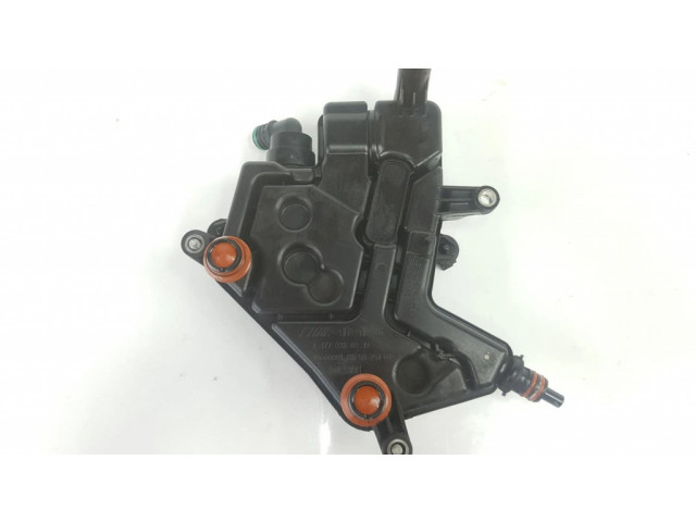 Другая деталь двигателя