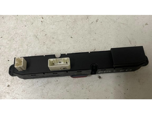 Включатель аварийных фонарей