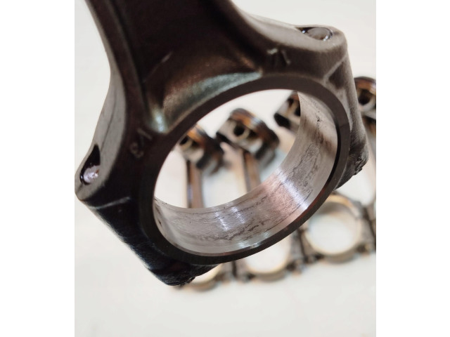 Поршень с шатуном 288525 Maserati Ghibli