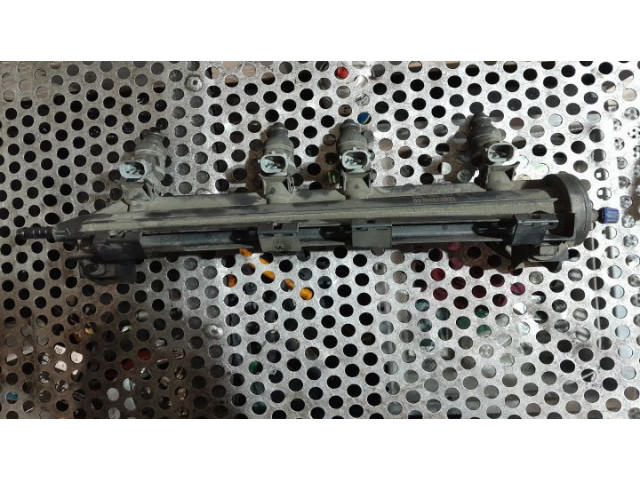 Топливная рампа    Audi A3 S3 8P  