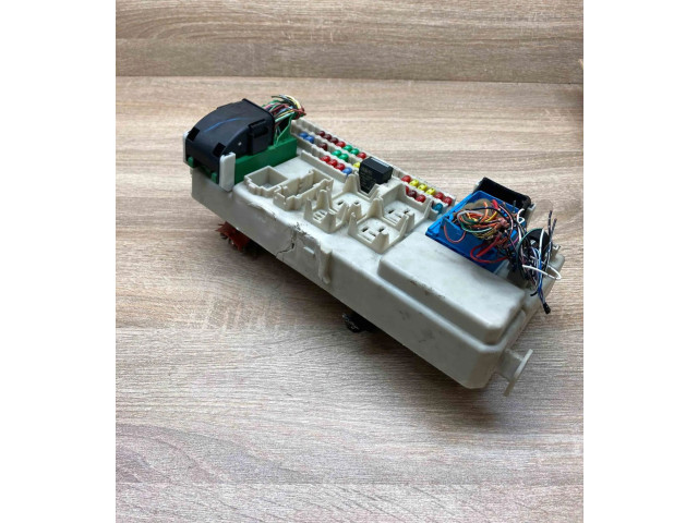 Блок предохранителей 05044520, 51919938   Volvo C30    