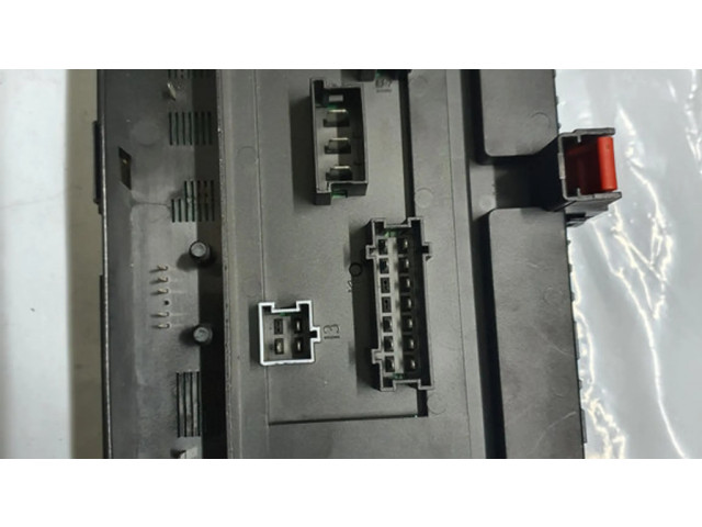 Pojistková skříňka A2215402550, A2215450801 Mercede-Benz S W221 2007