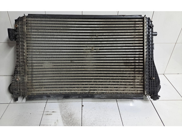 Интеркулер 1K0145803B, L3402000 Volkswagen Jetta V