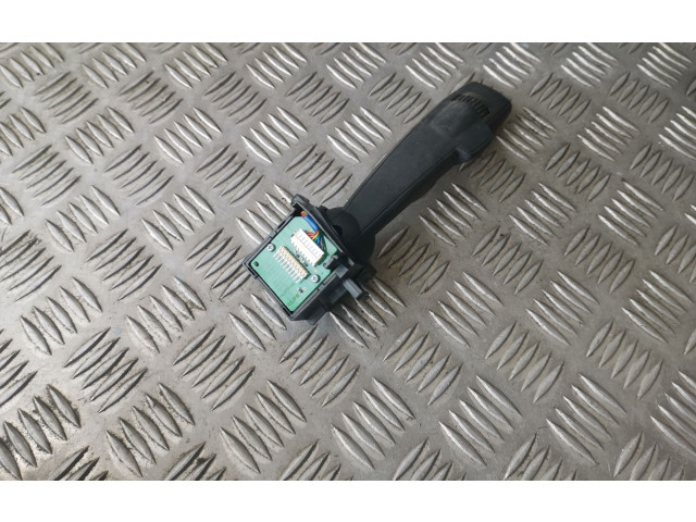 Ручка стеклоочистителей 31264354   Volvo V70