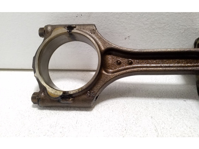  Поршень с шатуном  82L175  Volvo XC60  