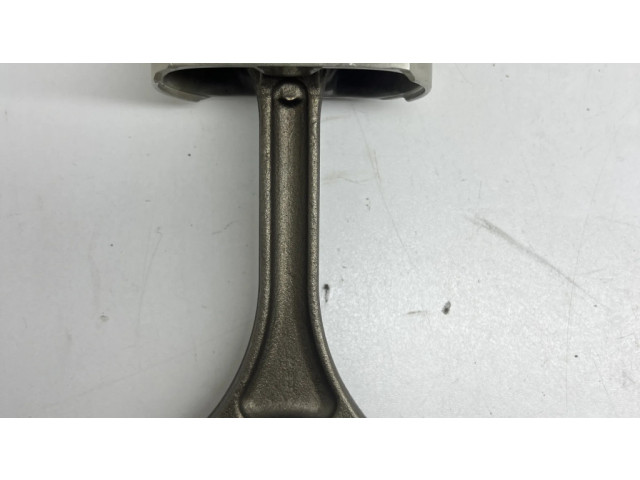 Píst 079107065BC, 171210079AL Audi S5 pro benzínový motor 4.2 CAU