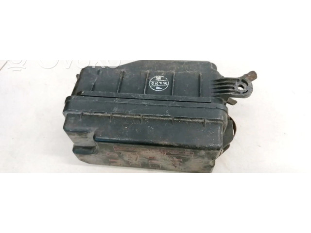 Pojistková skříňka Toyota Corolla E90 1989