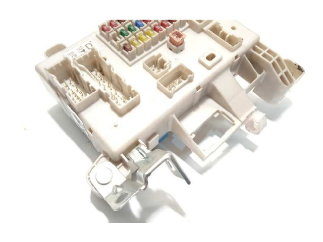 Pojistková skříňka Řídící jednotka BSM 8274135110 Toyota Land Cruiser (J100) 2007