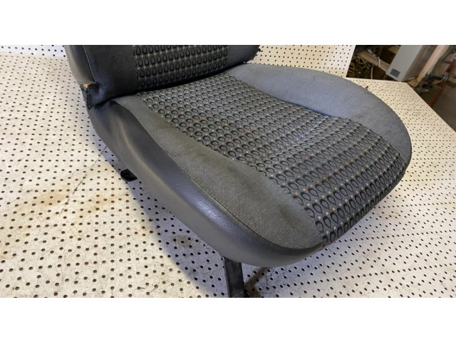 Переднее сиденье водителя