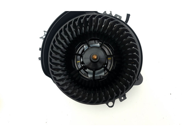 Вентилятор печки 5WC819015A Volkswagen Golf VIII