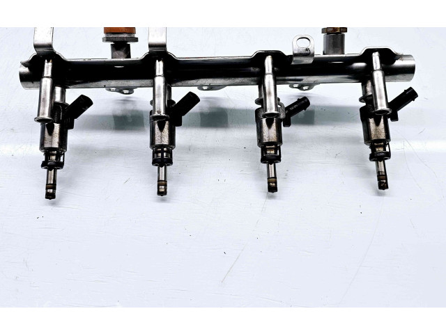 Топливная рампа 06J133317M   Skoda Superb B6 (3T)  