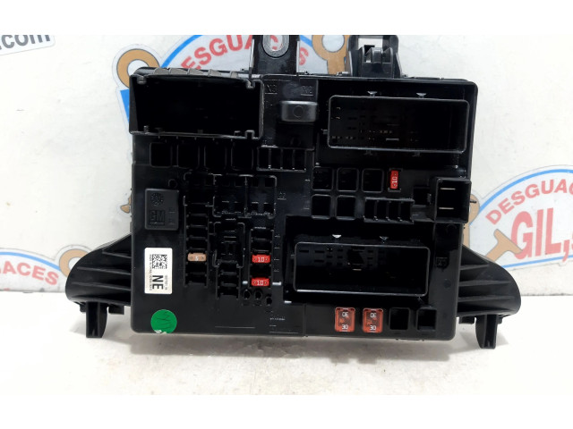 Блок предохранителей 13277321, 131807 Opel Insignia A