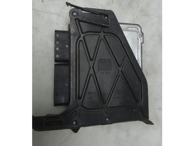 Блок управления двигателя 9832694380   Opel Combo E