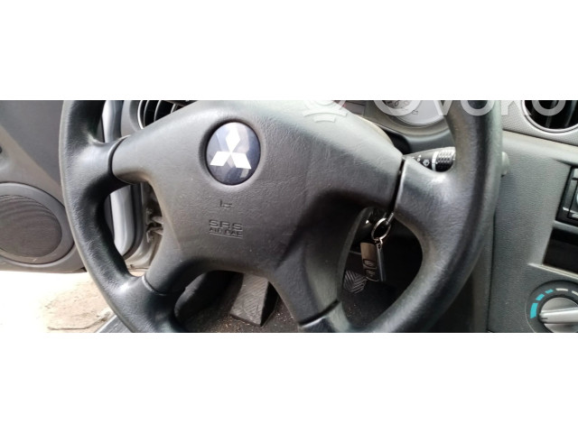 Volant Mitsubishi Outlander 2003