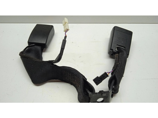 Средняя поясная пряжка ()