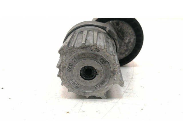 Устройство натяжки ремня