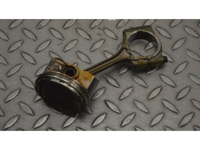 Píst AD70748 Subaru XV FB16