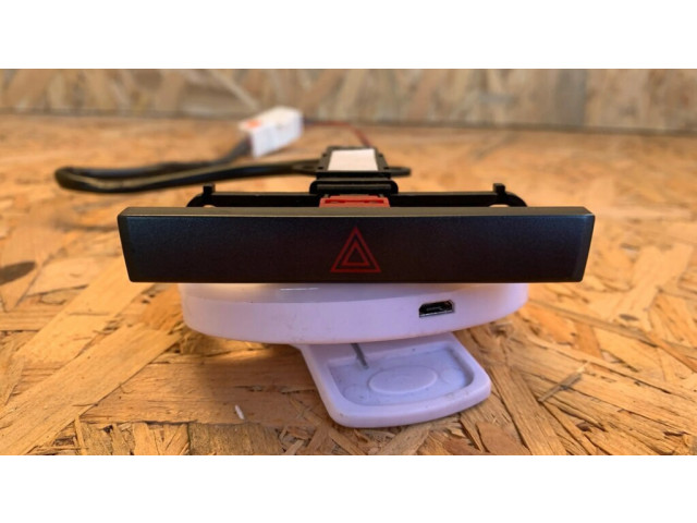 Включатель аварийных фонарей