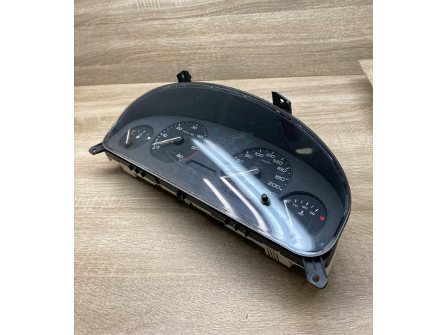 Přístrojová deska  Peugeot 406 1996 215747095, 215747095  