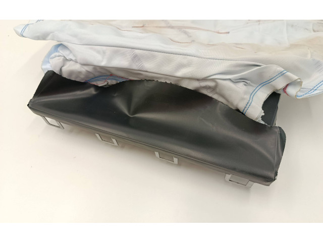 Подушка безопасности для колен 8V1880841C, 40372572232 Audi A3 S3 8V