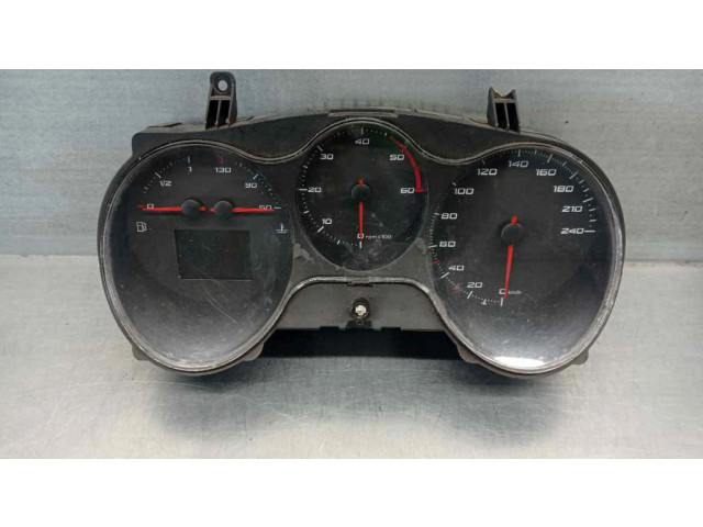 Přístrojová deska  Seat Altea 2004 1P0920811A  