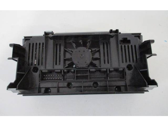 Блок управления климат-контролем 8U0820043E Audi Q3 8U