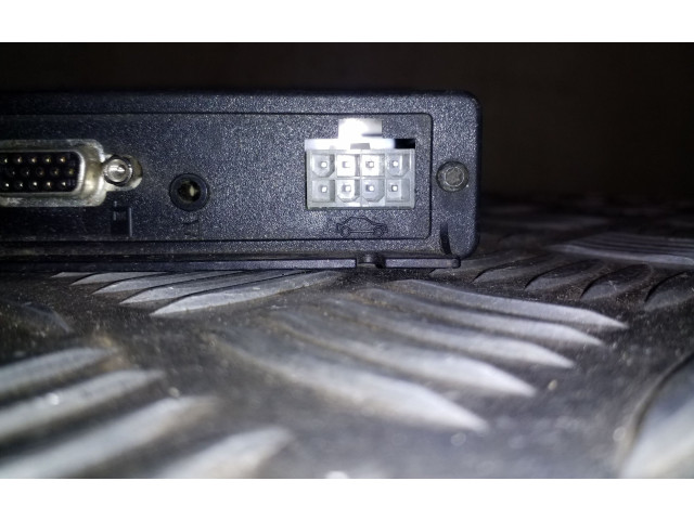 Блок управления E1021748 Toyota Corolla E120 E130