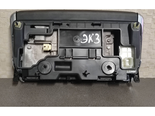 Дисплей Peugeot 2008 I