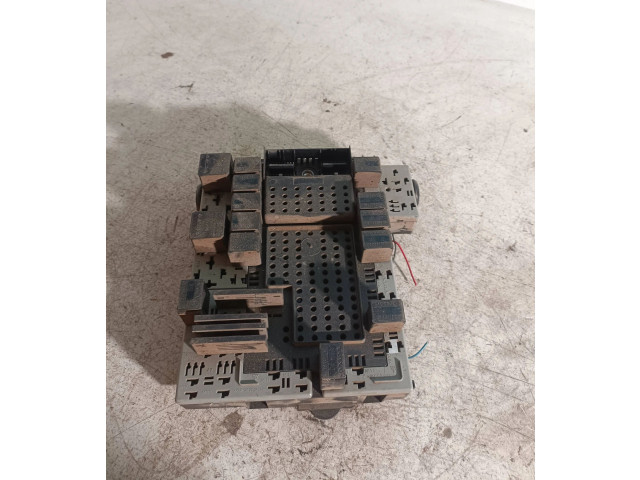 Блок предохранителей  08679899, 000002032730   Volvo V70    