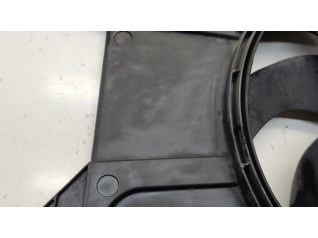 Вентилятор радиатора     3M518C607EC, 8240479    Ford Focus 1.6