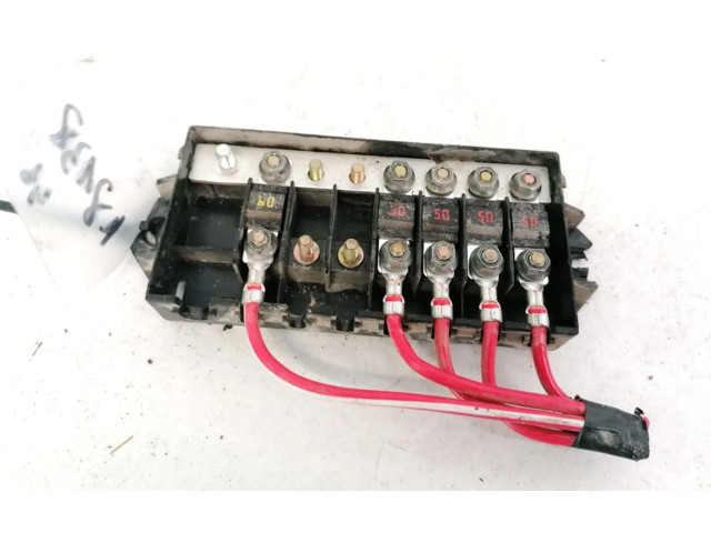 Блок предохранителей  9441776   Volvo V70    