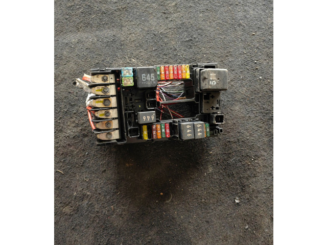 Блок предохранителей Skoda Octavia Mk3 (5E)
