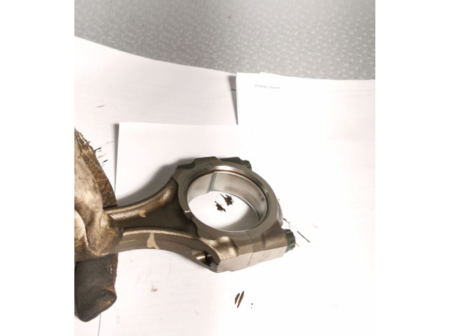 Píst Toyota Avensis T270