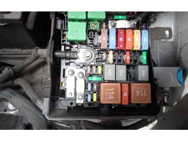 Pojistková skříňka Řídící jednotka BSM Toyota Proace 2021