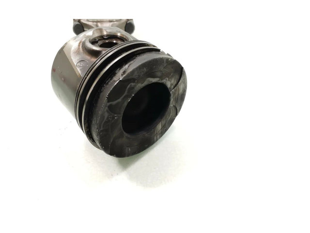  Поршень с шатуном YD22DDTi YD22DDTI  Nissan X-Trail T30  