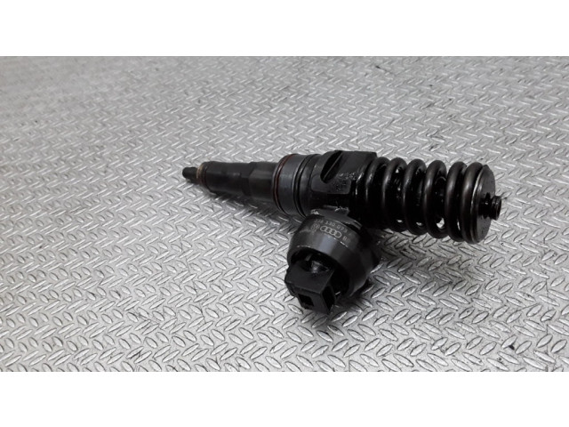 Vstřikovač 038130073AN Audi A4 S4 B6 8E 8H pro naftový motor 1.9 awx