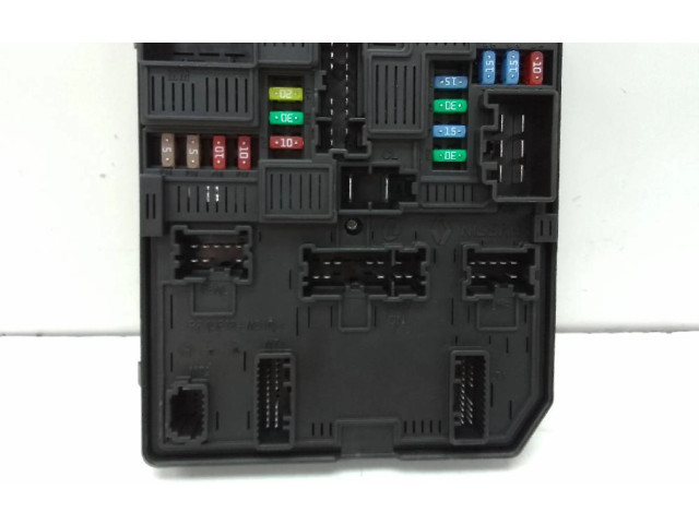 Pojistková skříňka 284B66727R Renault Megane IV 2015