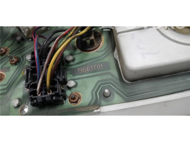 Přístrojová deska Nissan Serena 1992 19663701, 0090059