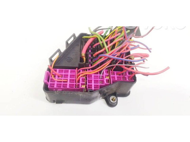 Блок предохранителей     Audi A4 S4 B5 8D    