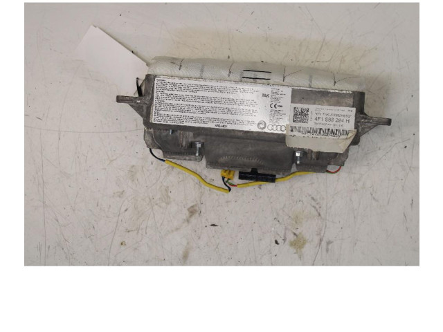 Подушка безопасности водителя Audi A6 S6 C5 4B