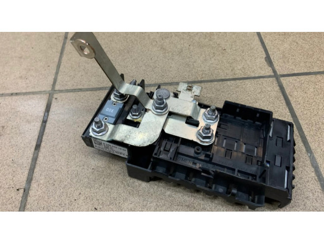 Узел подключения плюсовых проводов