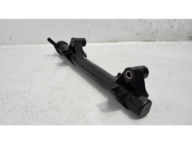 Топливная рампа 047133319S, 04713332J   Audi A4 S4 B6 8E 8H  