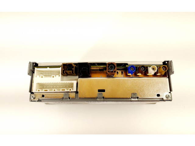 Радио/ проигрыватель CD/DVD / навигация