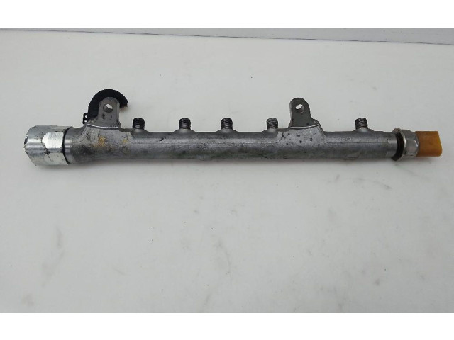 Vstřikovací lišta 03L130089B Volkswagen Caddy