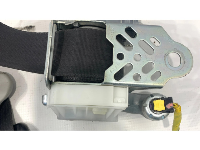 Передний ремень безопасности