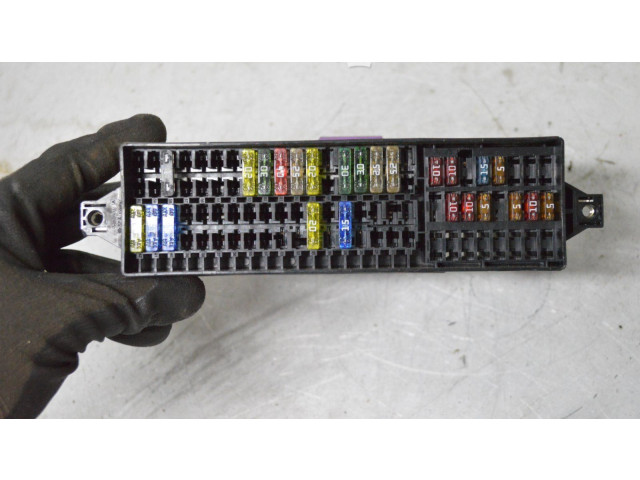   Pojistková skříňka    Volkswagen Tiguan 2010