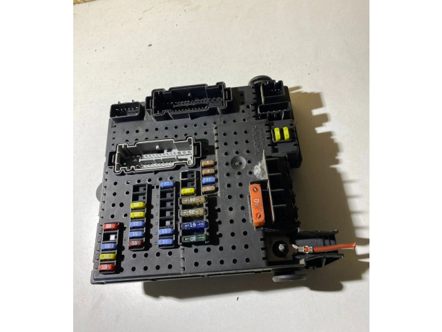 Блок предохранителей 8676391, 12217799   Volvo XC90    