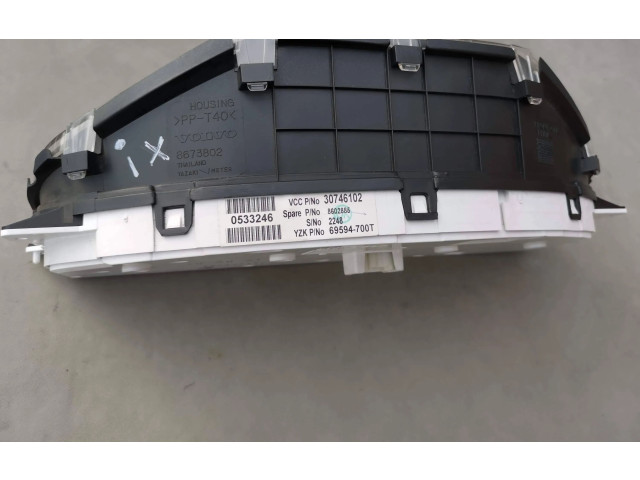 Панель приборов 30746102, 8673802   Volvo V70       